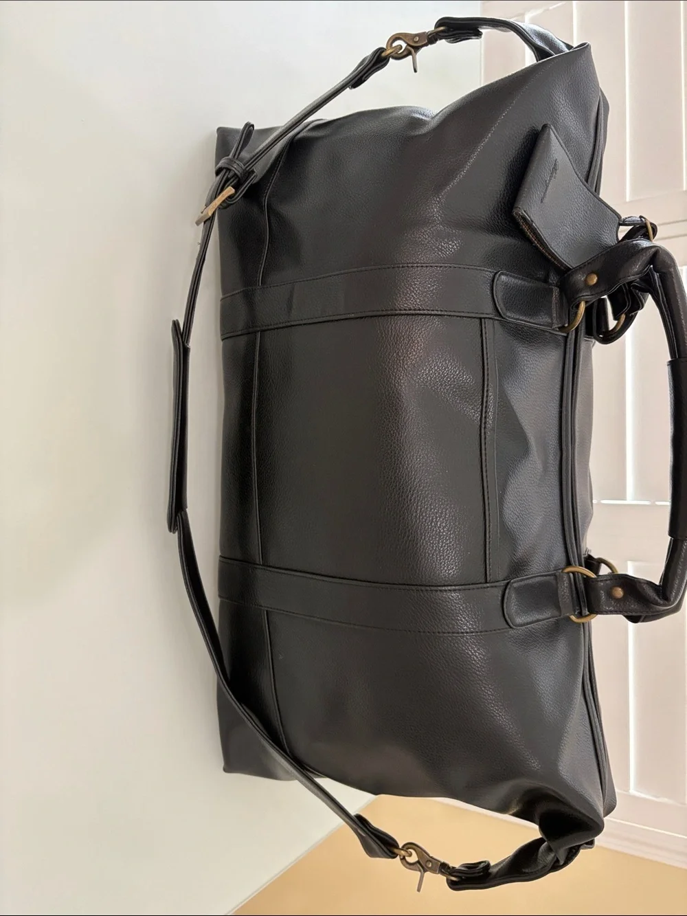 Barrington Black Leather Mens Weekender Bag